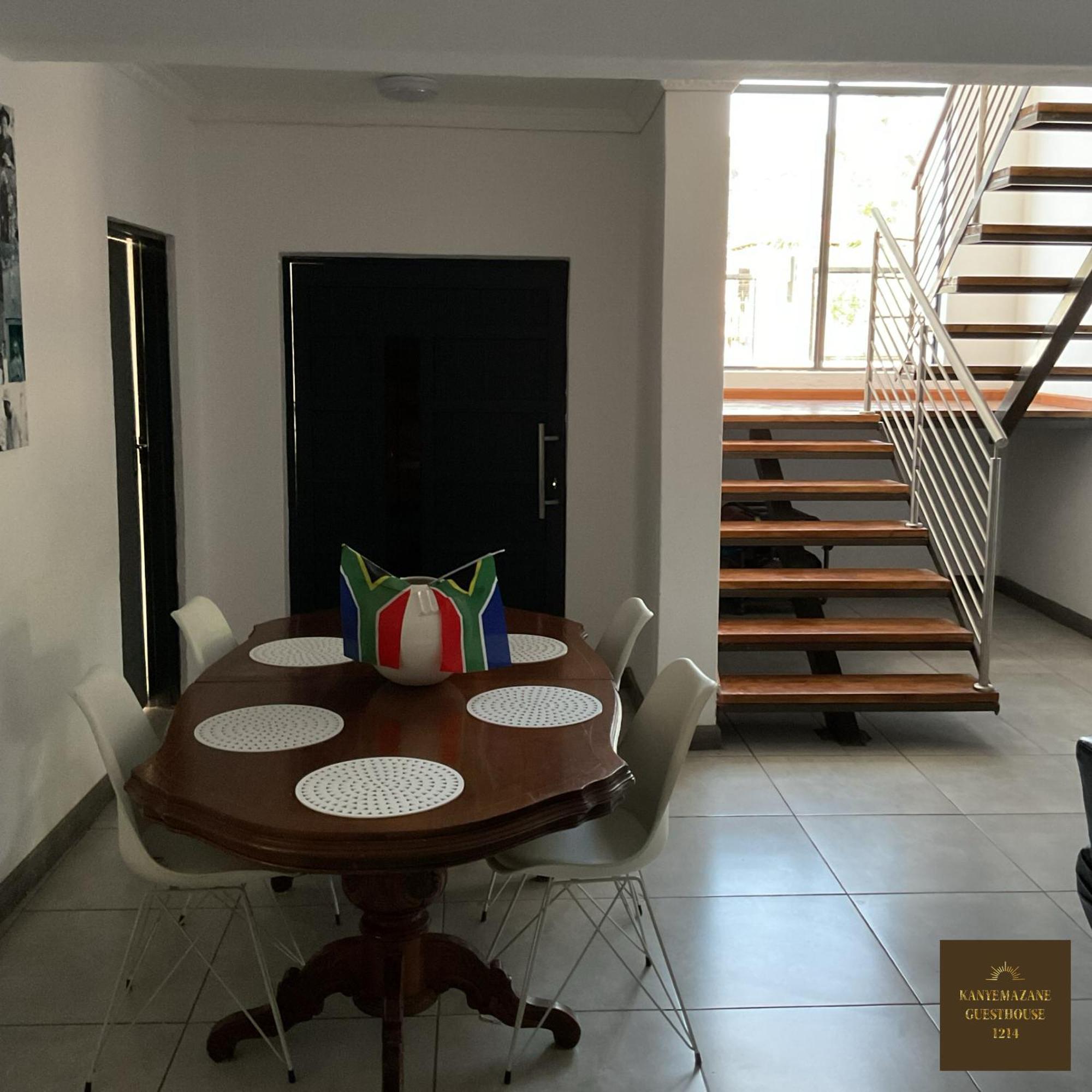 Kanyamazane Guesthouse 1214 Nyamazaneni المظهر الخارجي الصورة